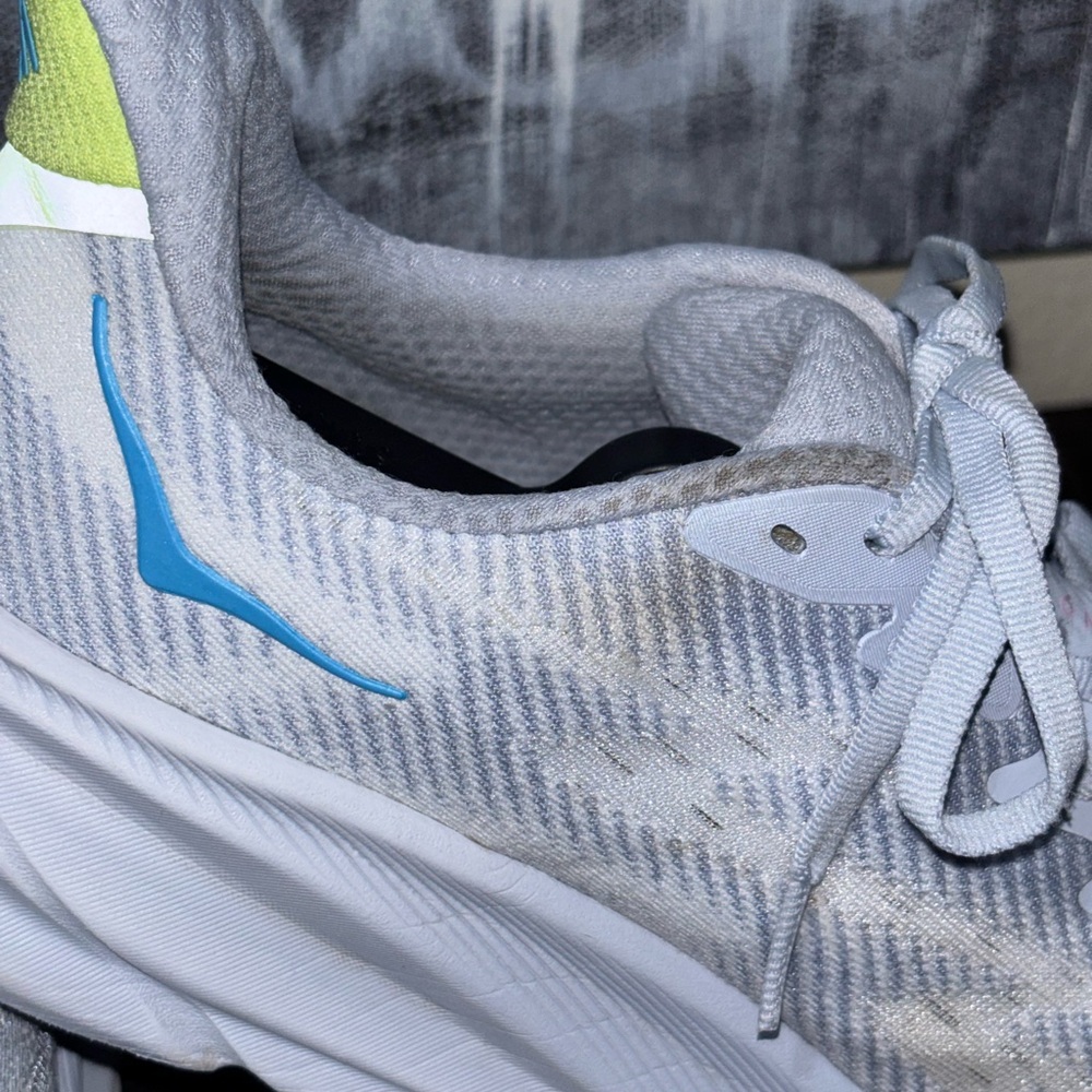 Hoka Women's Clifton 9 sneakers SZ Women's 10D WIDE - Picture 10 of 16